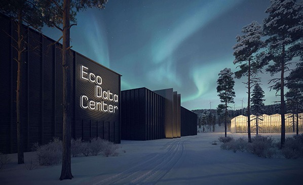 Ulkonäkymä EcoDataCenter-rakennuksesta iltahämärässä